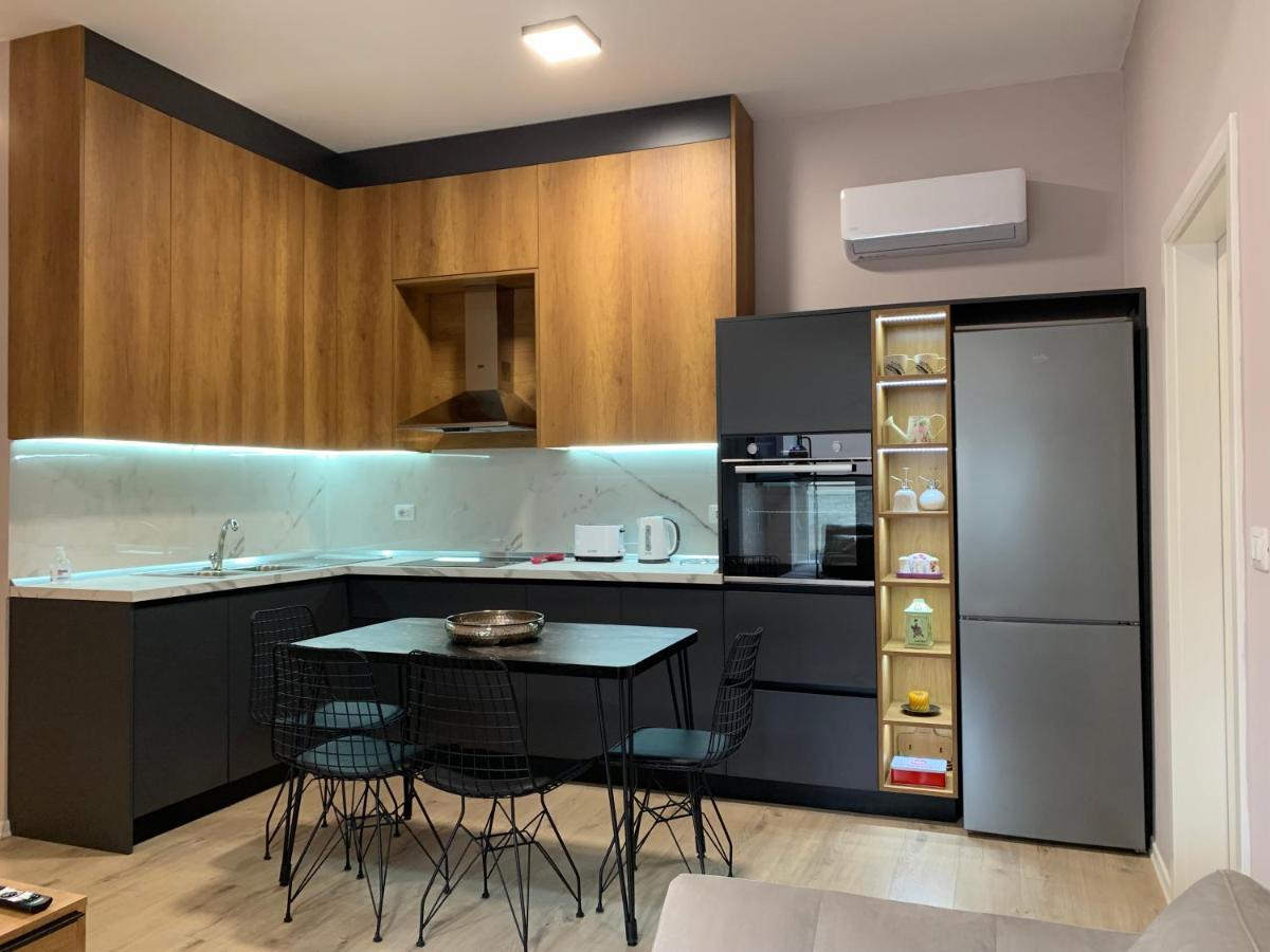 Lovely 1-Bedroom Condo In Tirana Wifi-Netflix-Ac 외부 사진